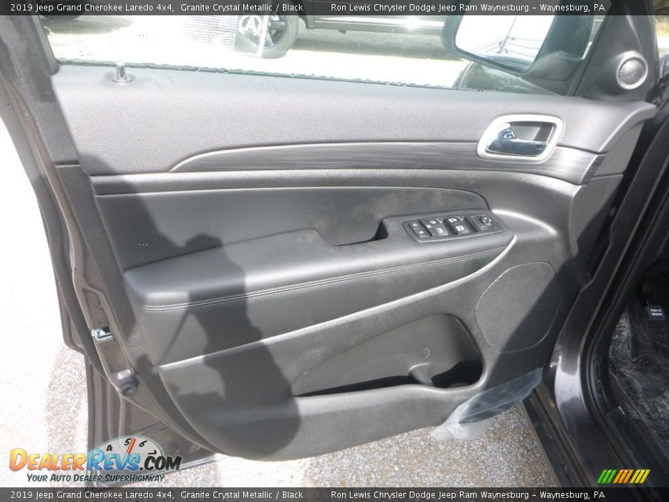 2019 Jeep Grand Cherokee Laredo 4x4 Granite Crystal Metallic / Black Photo #12