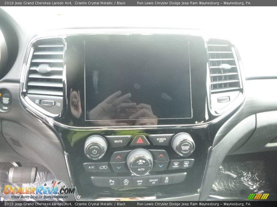 2019 Jeep Grand Cherokee Laredo 4x4 Granite Crystal Metallic / Black Photo #14