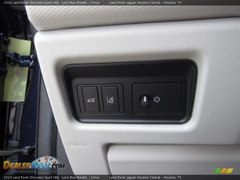 Controls of 2019 Land Rover Discovery Sport HSE Photo #27