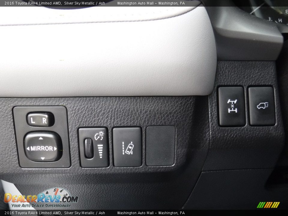 2016 Toyota RAV4 Limited AWD Silver Sky Metallic / Ash Photo #17