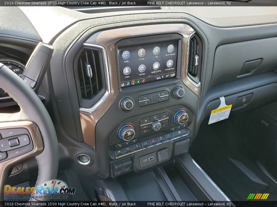 Controls of 2019 Chevrolet Silverado 1500 High Country Crew Cab 4WD Photo #10