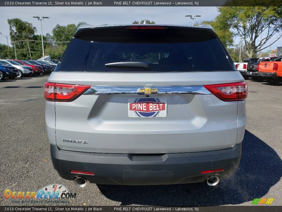 2019 Chevrolet Traverse LS Silver Ice Metallic / Jet Black Photo #5