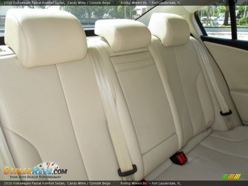 2010 Volkswagen Passat Komfort Sedan Candy White / Cornsilk Beige Photo #10