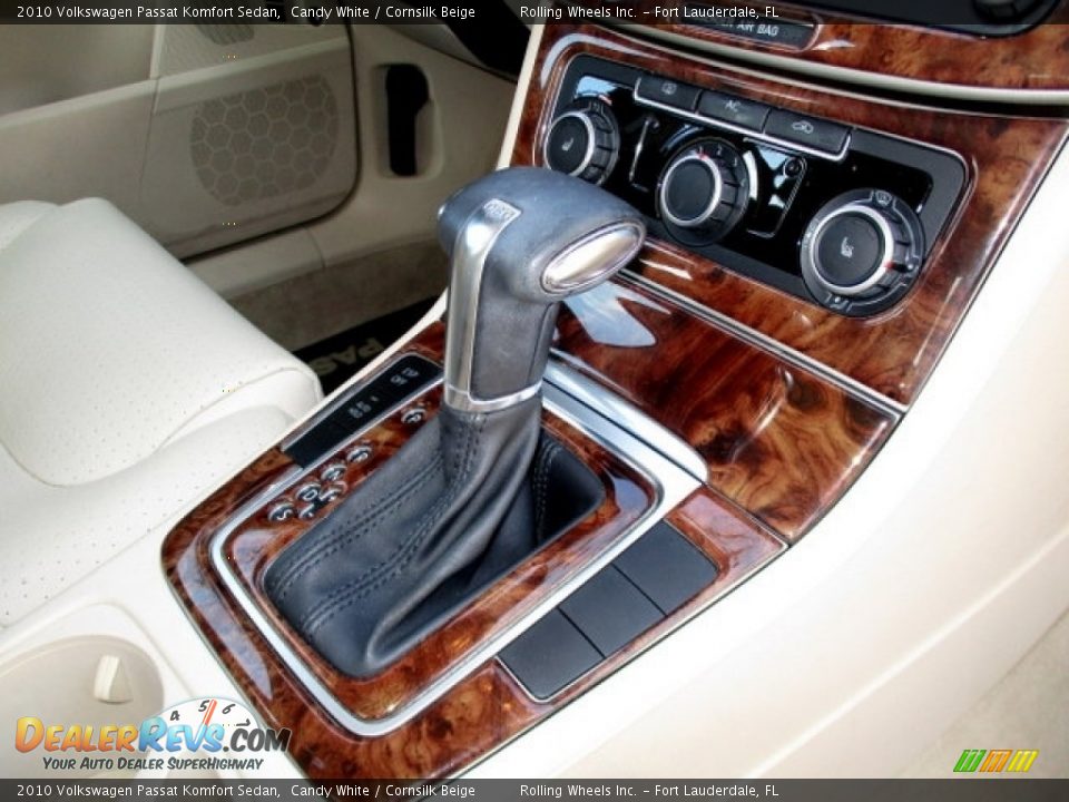 2010 Volkswagen Passat Komfort Sedan Candy White / Cornsilk Beige Photo #18