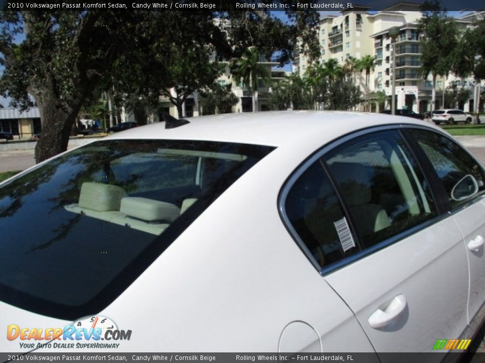 2010 Volkswagen Passat Komfort Sedan Candy White / Cornsilk Beige Photo #23