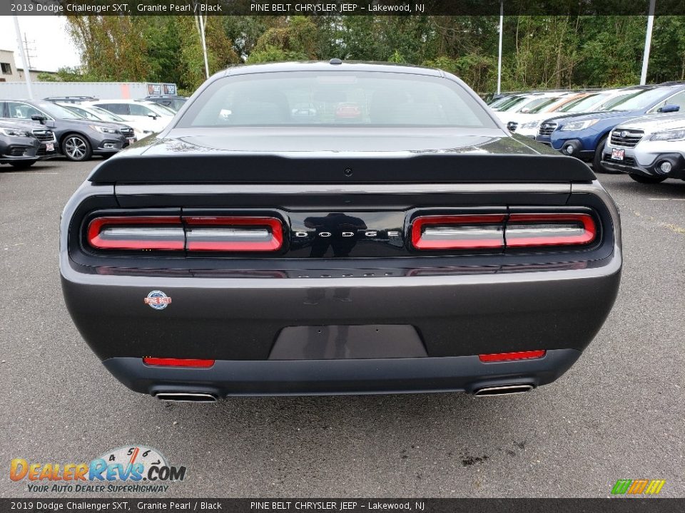 2019 Dodge Challenger SXT Granite Pearl / Black Photo #5