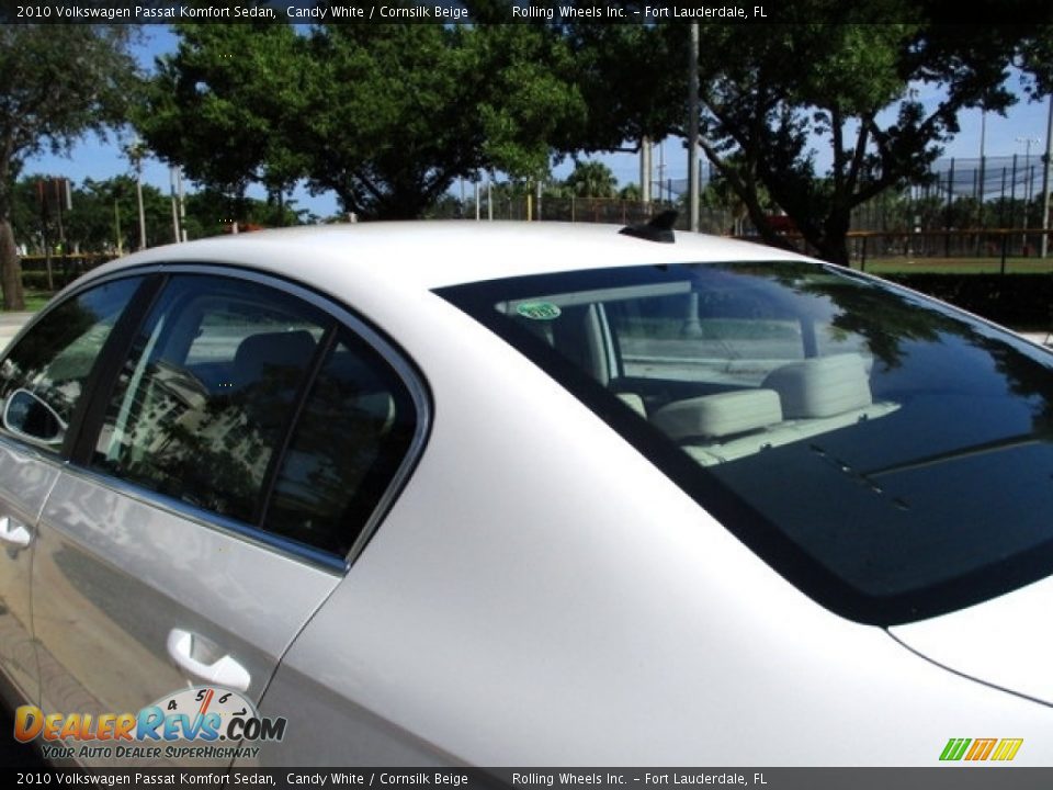 2010 Volkswagen Passat Komfort Sedan Candy White / Cornsilk Beige Photo #27
