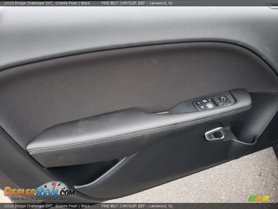 2019 Dodge Challenger SXT Granite Pearl / Black Photo #8