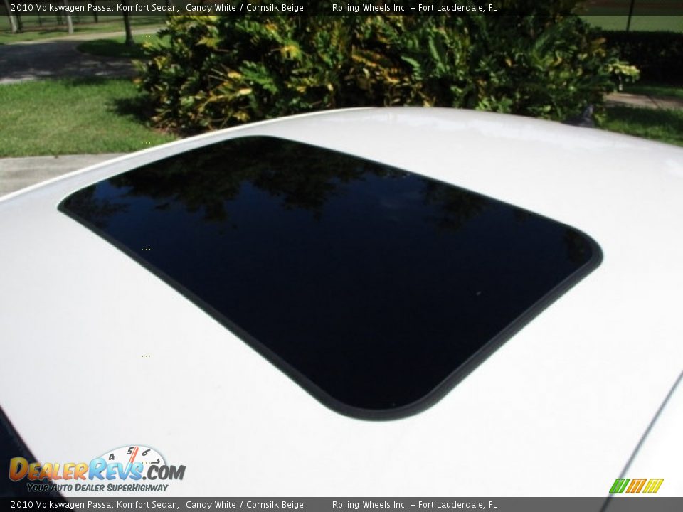 2010 Volkswagen Passat Komfort Sedan Candy White / Cornsilk Beige Photo #35