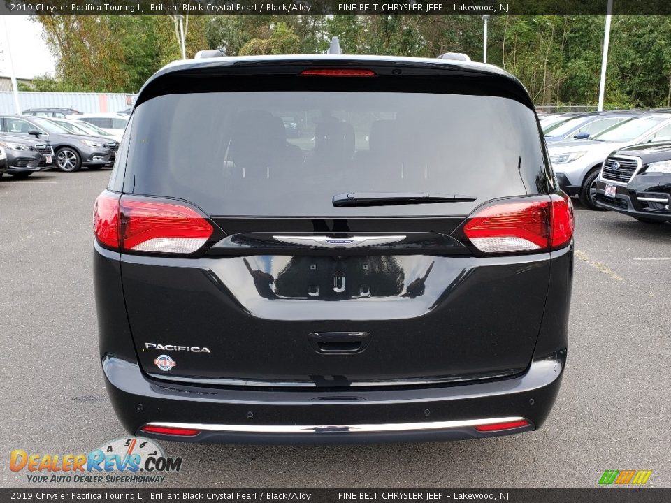 2019 Chrysler Pacifica Touring L Brilliant Black Crystal Pearl / Black/Alloy Photo #5