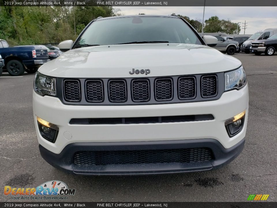 2019 Jeep Compass Altitude 4x4 White / Black Photo #2