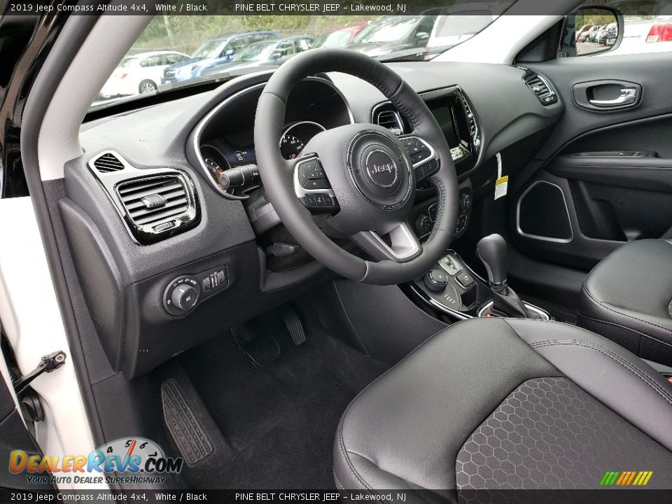 2019 Jeep Compass Altitude 4x4 White / Black Photo #7