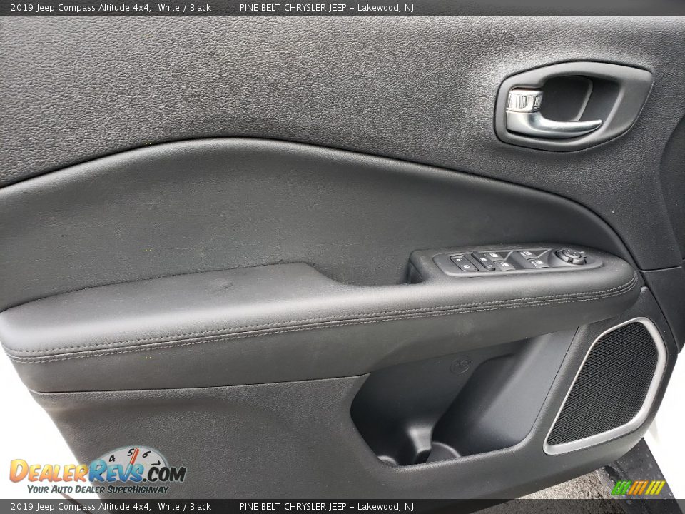 2019 Jeep Compass Altitude 4x4 White / Black Photo #8