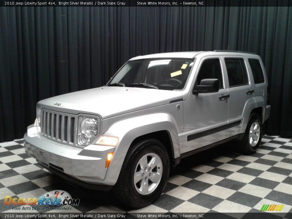 2010 Jeep Liberty Sport 4x4 Bright Silver Metallic / Dark Slate Gray Photo #2
