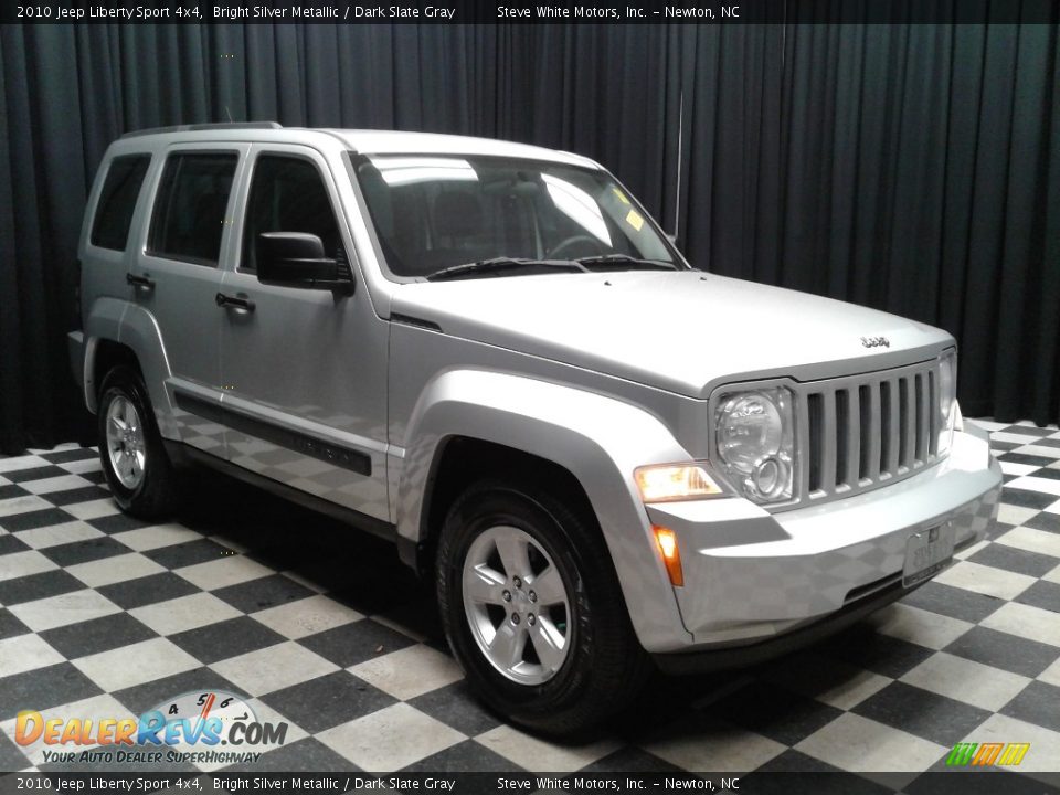 2010 Jeep Liberty Sport 4x4 Bright Silver Metallic / Dark Slate Gray Photo #4