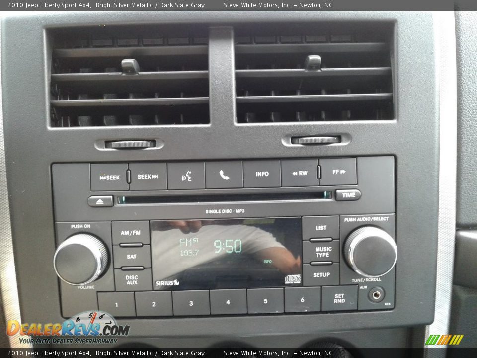 2010 Jeep Liberty Sport 4x4 Bright Silver Metallic / Dark Slate Gray Photo #17