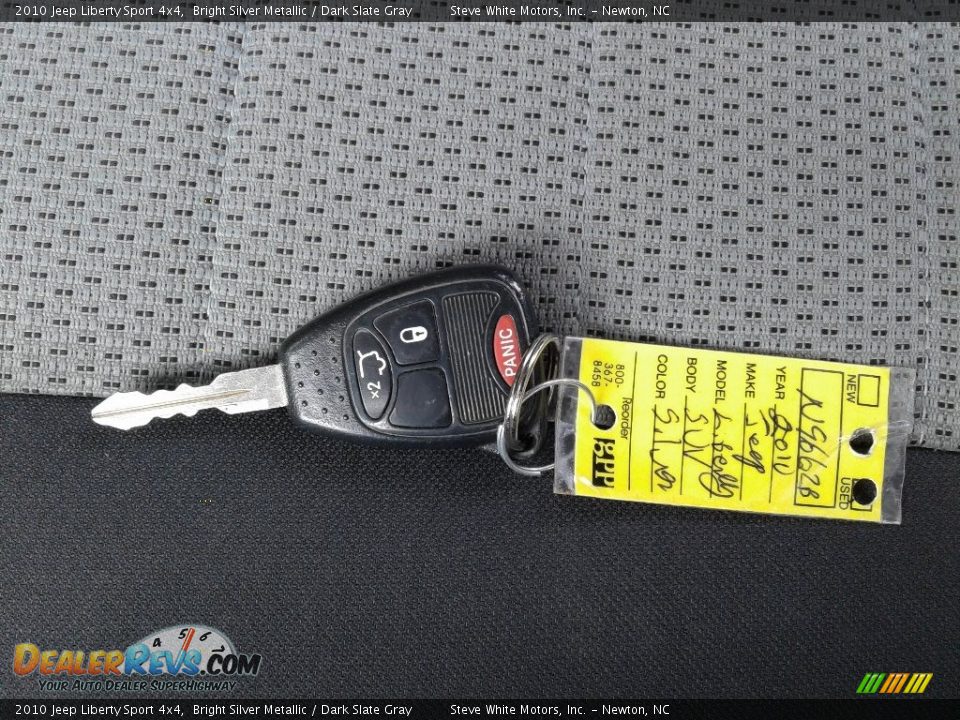 2010 Jeep Liberty Sport 4x4 Bright Silver Metallic / Dark Slate Gray Photo #21