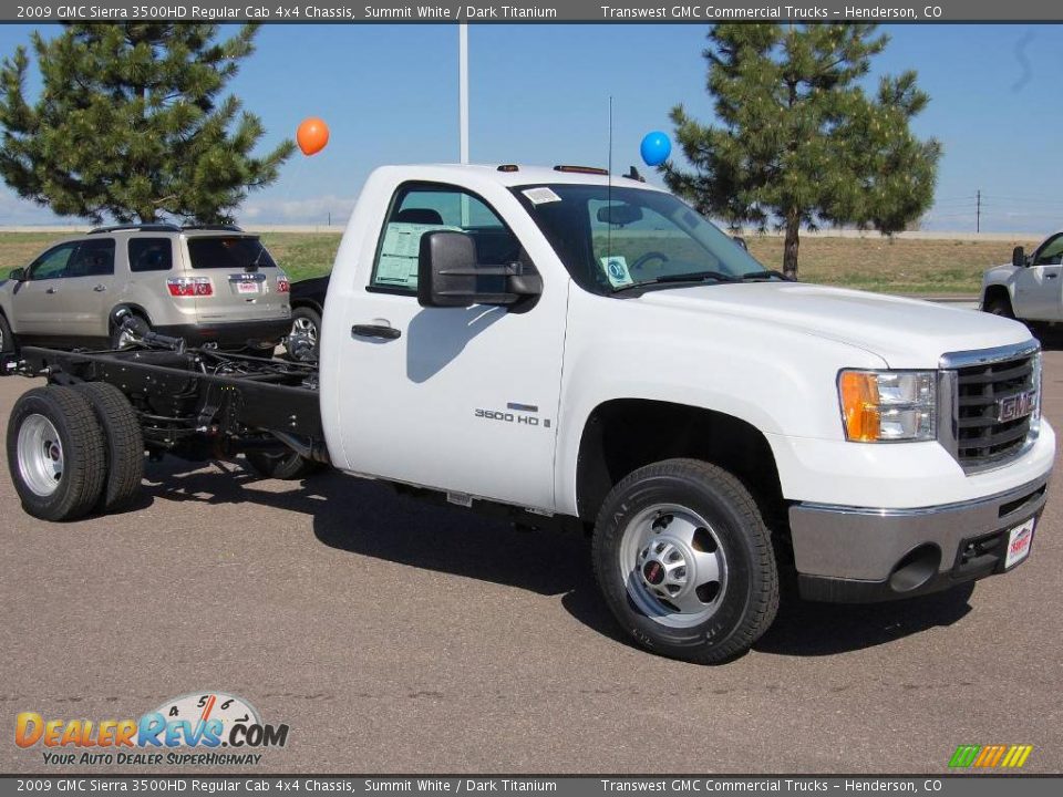 2009 GMC Sierra 3500HD Regular Cab 4x4 Chassis Summit White / Dark Titanium Photo #1