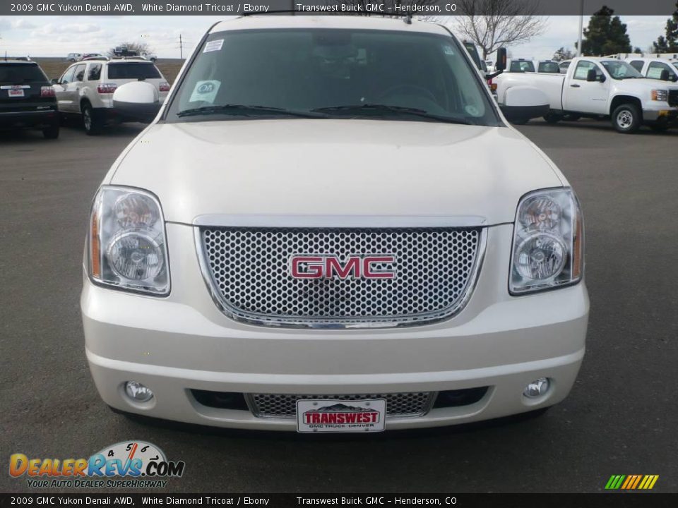 2009 GMC Yukon Denali AWD White Diamond Tricoat / Ebony Photo #2