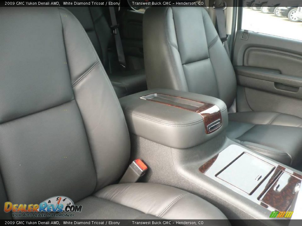2009 GMC Yukon Denali AWD White Diamond Tricoat / Ebony Photo #7