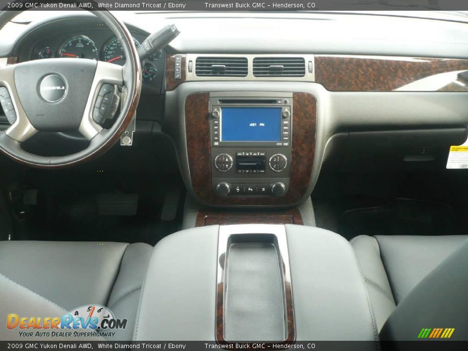 2009 GMC Yukon Denali AWD White Diamond Tricoat / Ebony Photo #8
