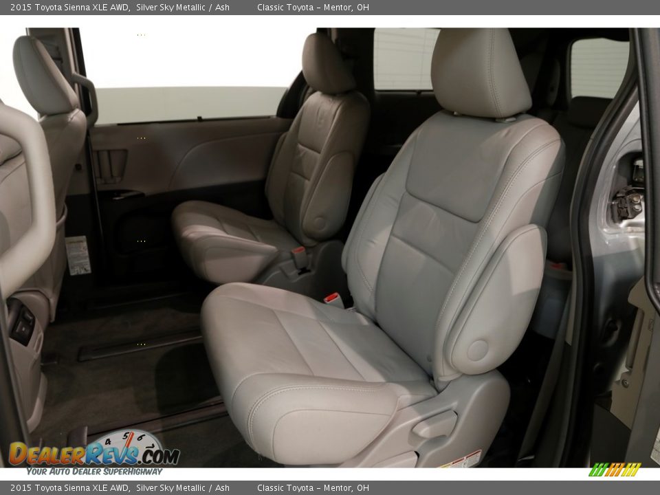 2015 Toyota Sienna XLE AWD Silver Sky Metallic / Ash Photo #21