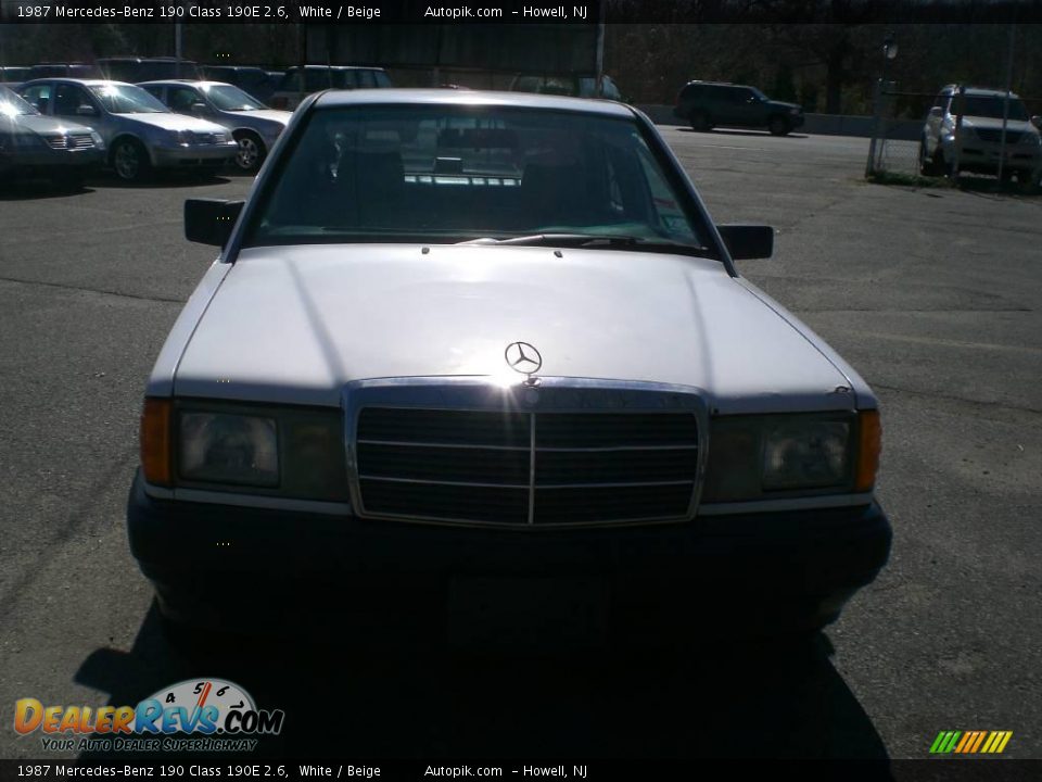 1987 Mercedes-Benz 190 Class 190E 2.6 White / Beige Photo #2
