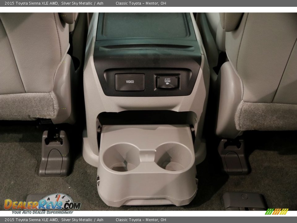 2015 Toyota Sienna XLE AWD Silver Sky Metallic / Ash Photo #25