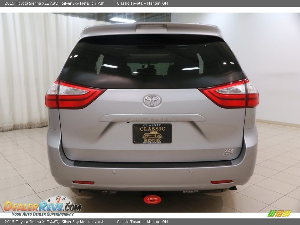 2015 Toyota Sienna XLE AWD Silver Sky Metallic / Ash Photo #26