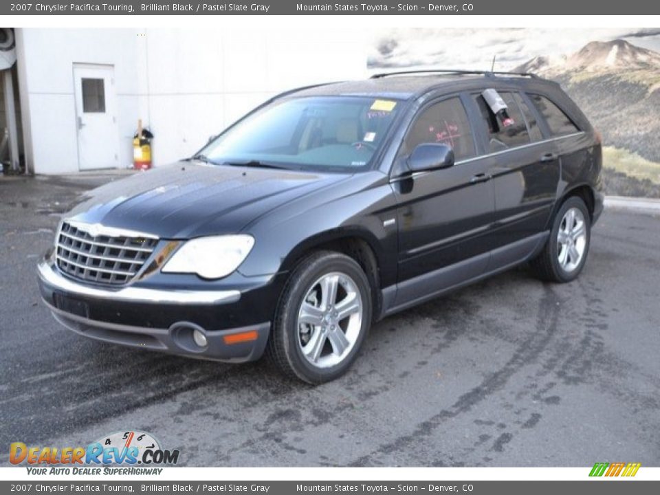 Front 3/4 View of 2007 Chrysler Pacifica Touring Photo #2