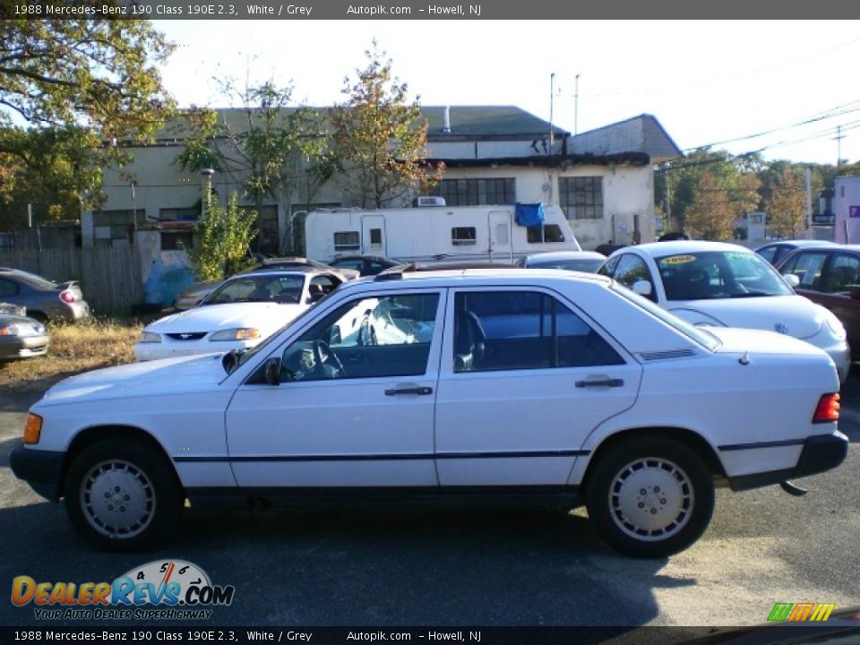 1988 Mercedes-Benz 190 Class 190E 2.3 White / Grey Photo #1