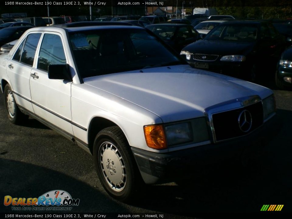 1988 Mercedes-Benz 190 Class 190E 2.3 White / Grey Photo #4