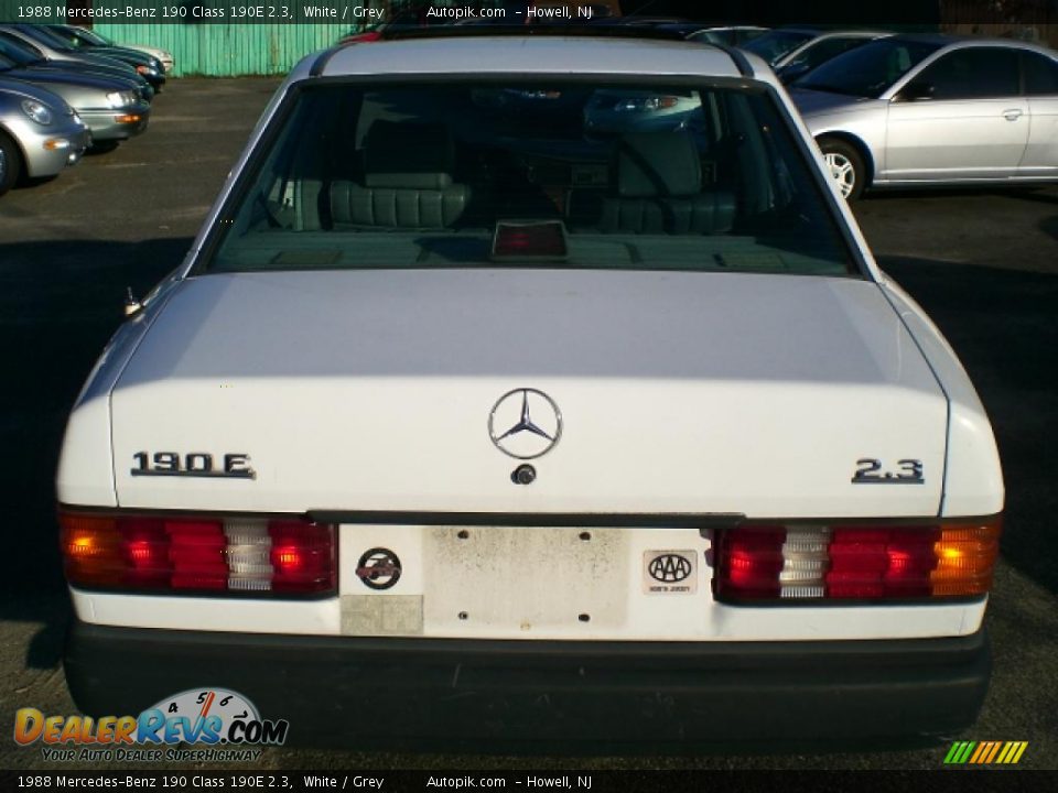 1988 Mercedes-Benz 190 Class 190E 2.3 White / Grey Photo #6
