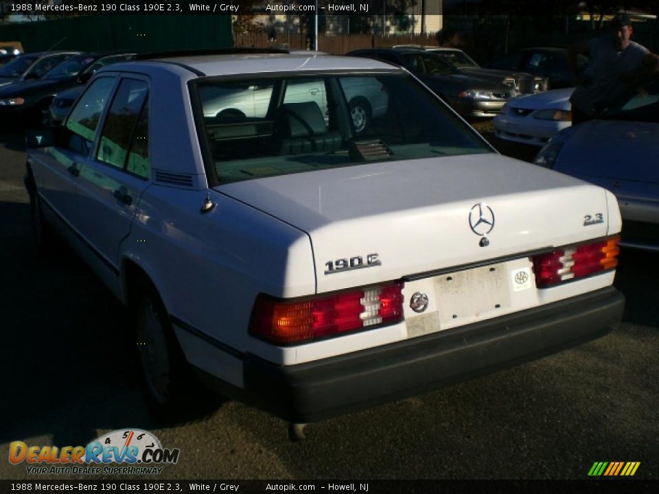 1988 Mercedes-Benz 190 Class 190E 2.3 White / Grey Photo #8
