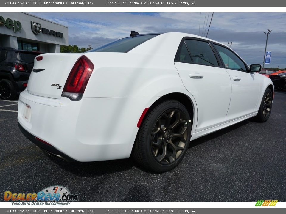 2019 Chrysler 300 S Bright White / Caramel/Black Photo #11