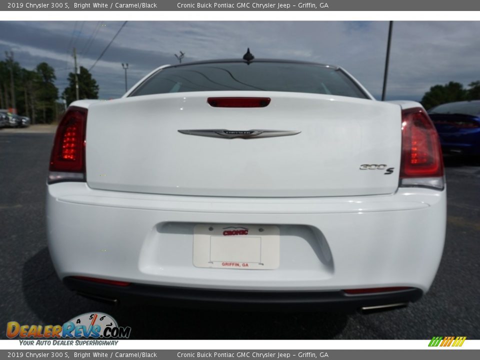 2019 Chrysler 300 S Bright White / Caramel/Black Photo #12