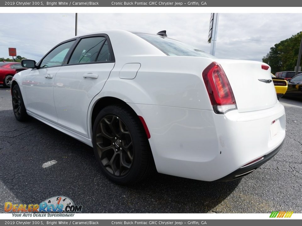 2019 Chrysler 300 S Bright White / Caramel/Black Photo #13