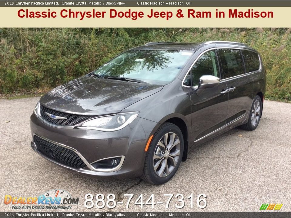2019 Chrysler Pacifica Limited Granite Crystal Metallic / Black/Alloy Photo #1
