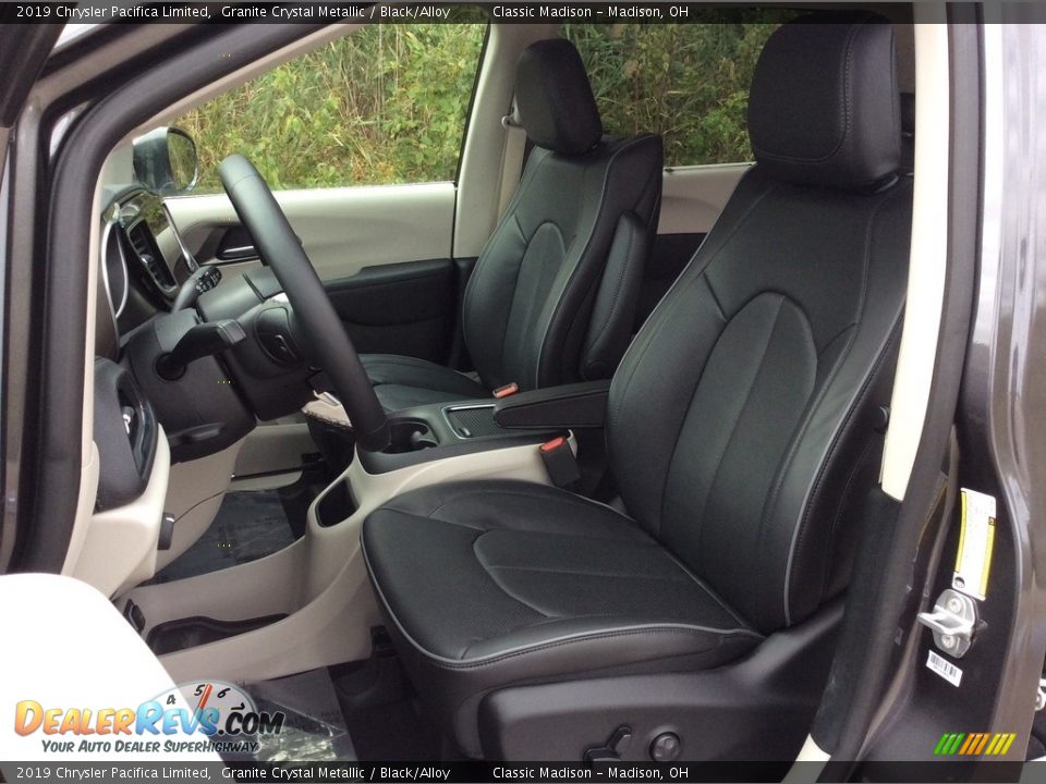 2019 Chrysler Pacifica Limited Granite Crystal Metallic / Black/Alloy Photo #10
