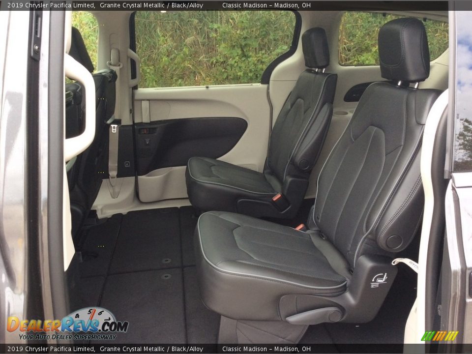2019 Chrysler Pacifica Limited Granite Crystal Metallic / Black/Alloy Photo #16