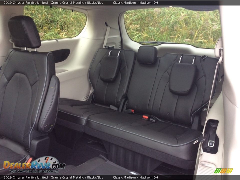 2019 Chrysler Pacifica Limited Granite Crystal Metallic / Black/Alloy Photo #17