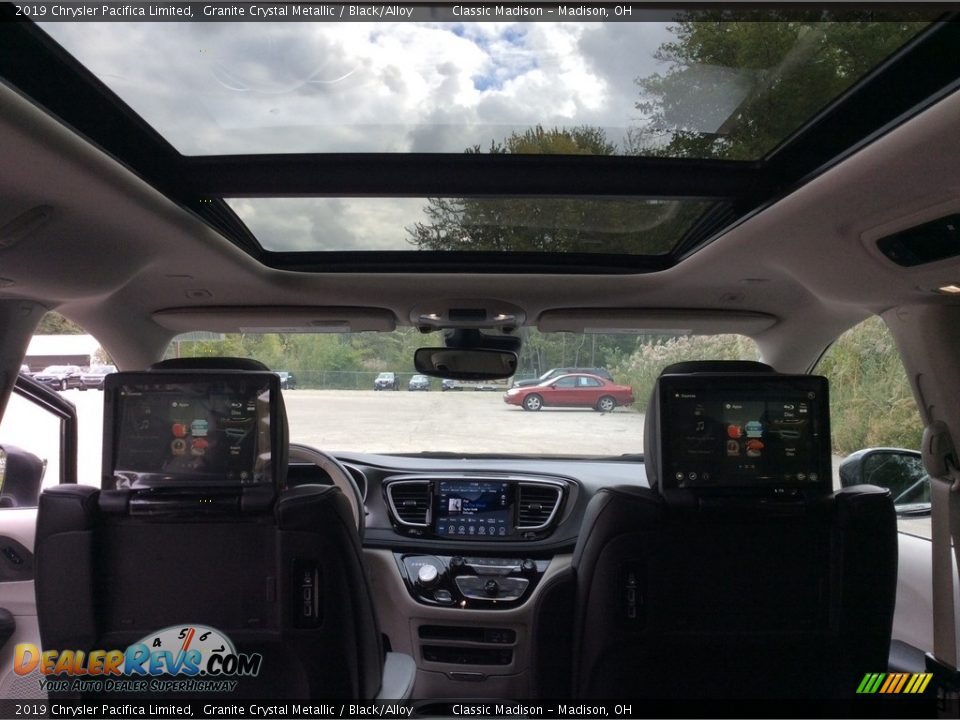 2019 Chrysler Pacifica Limited Granite Crystal Metallic / Black/Alloy Photo #19