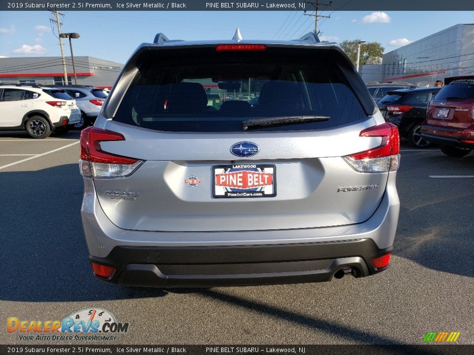 2019 Subaru Forester 2.5i Premium Ice Silver Metallic / Black Photo #5