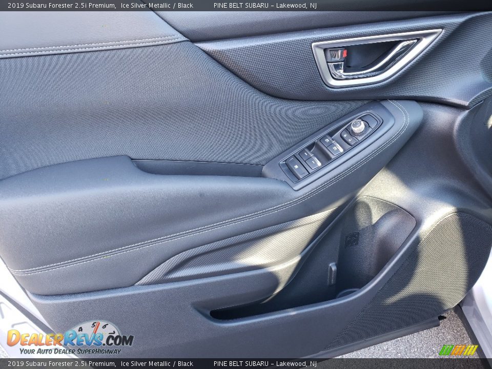 2019 Subaru Forester 2.5i Premium Ice Silver Metallic / Black Photo #8