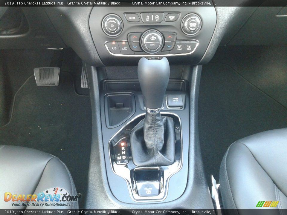 2019 Jeep Cherokee Latitude Plus Granite Crystal Metallic / Black Photo #16