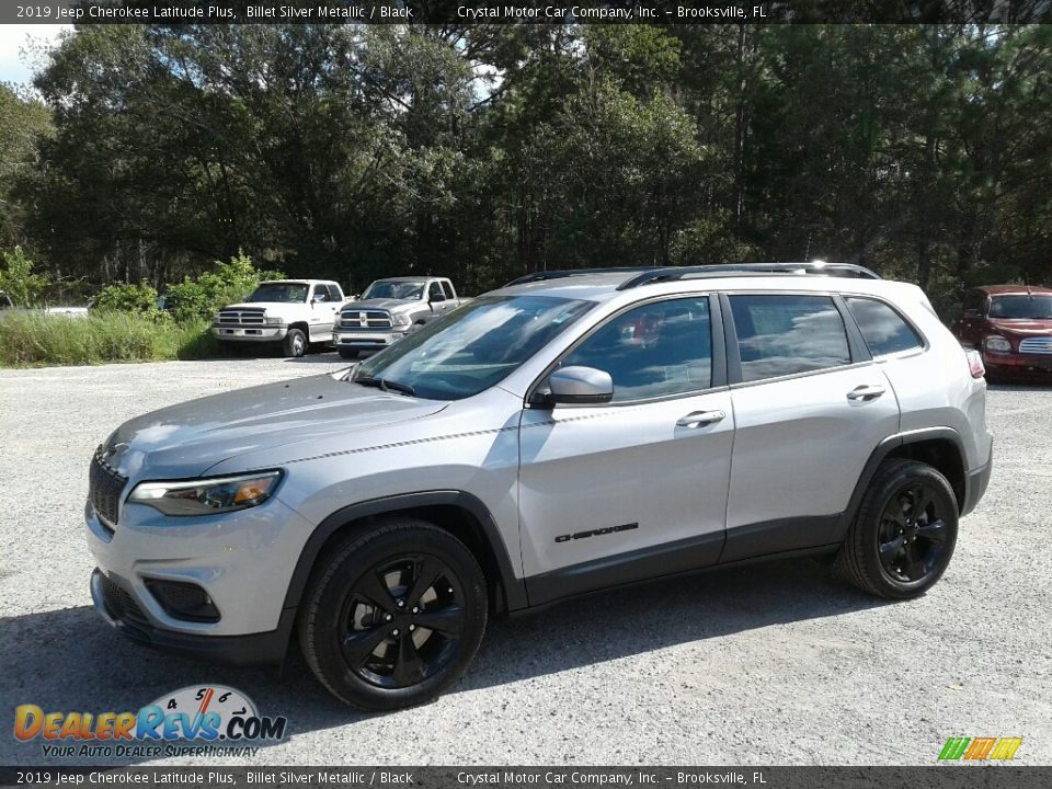 Front 3/4 View of 2019 Jeep Cherokee Latitude Plus Photo #1
