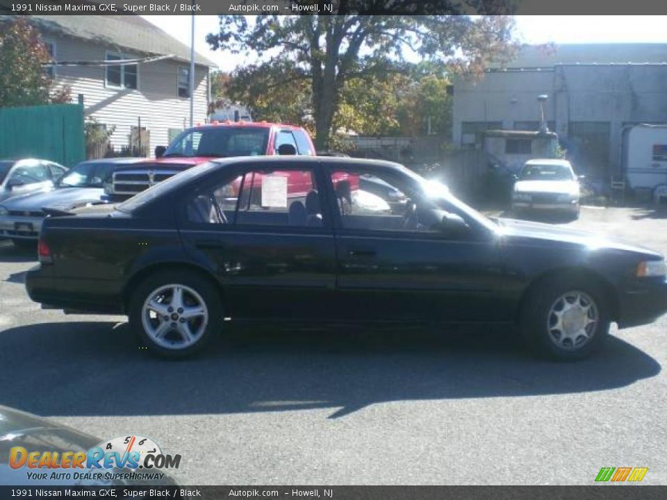 1991 Nissan Maxima GXE Super Black / Black Photo #8
