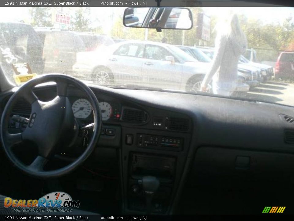 1991 Nissan Maxima GXE Super Black / Black Photo #12