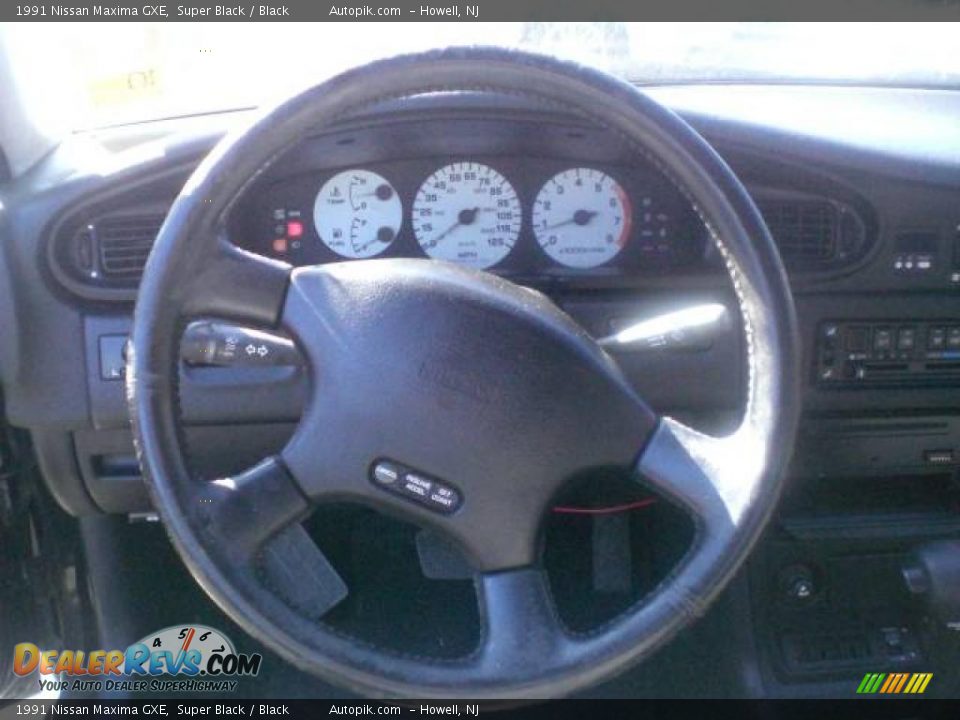 1991 Nissan Maxima GXE Super Black / Black Photo #16