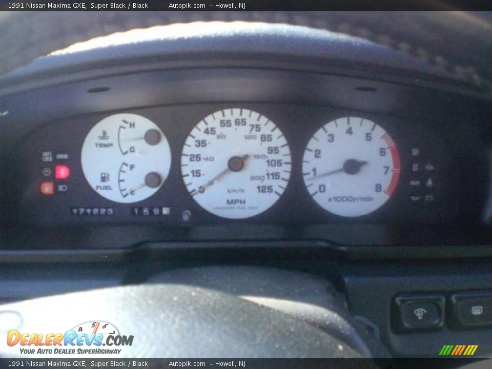 1991 Nissan Maxima GXE Super Black / Black Photo #17